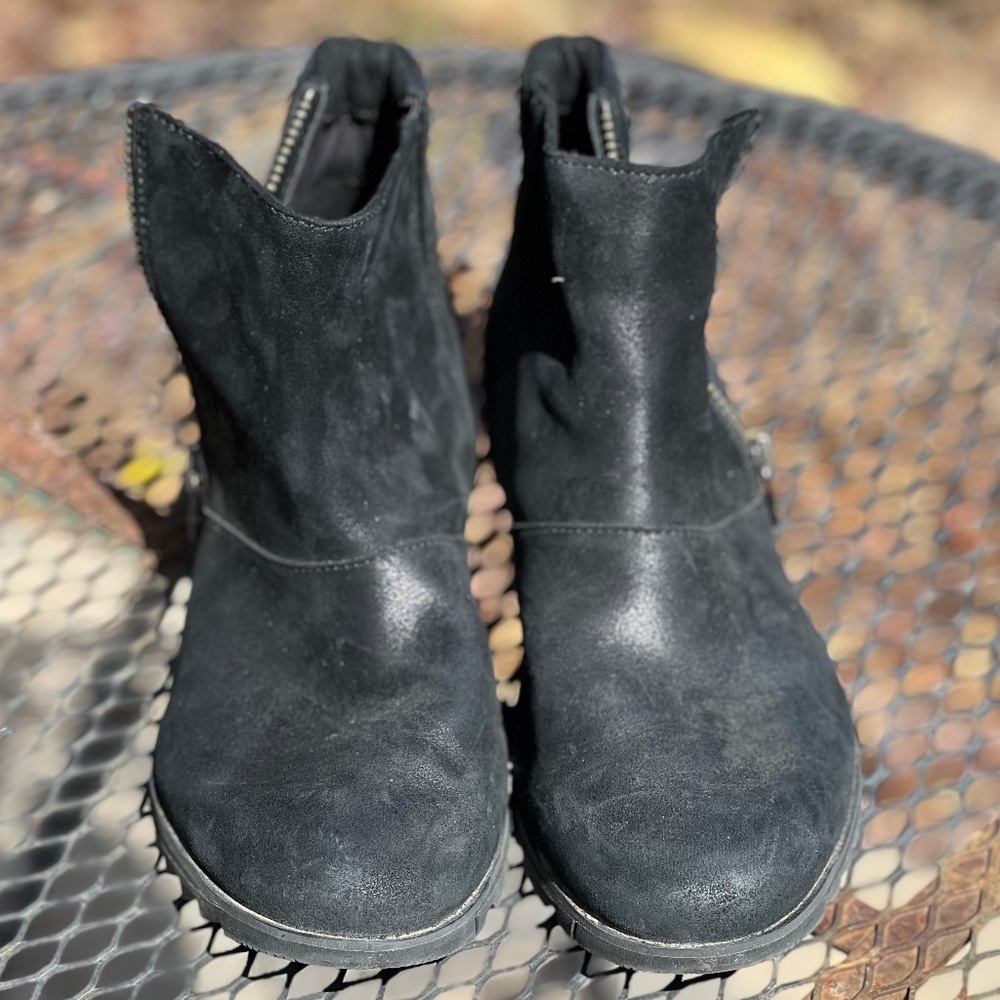 Sorel Harlow Zip Boot  Size 11/42
